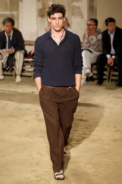 Look 34